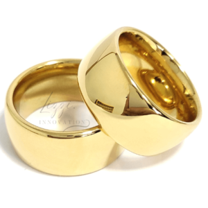Par Aliança Casamento Boleada Tradicional 10mm Com 6 Camadas Ouro 18k em Tungstênio